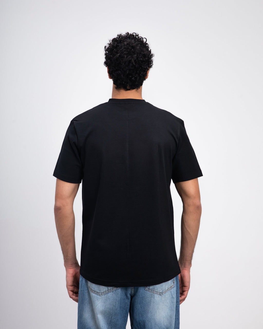 Black Essential T-Shirt - Fabrcs